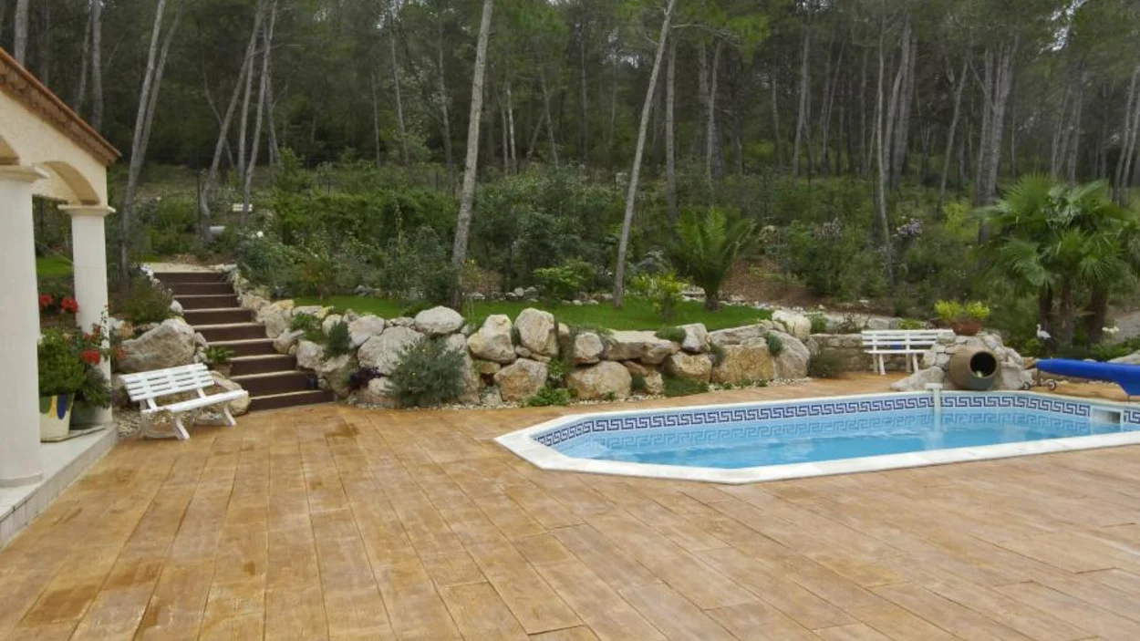 Holcim pool pathway with Printroc