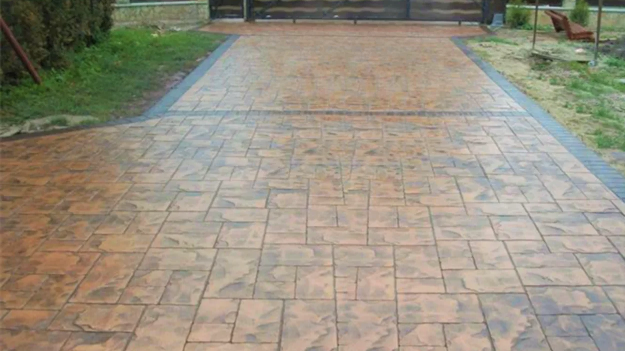 Holcim driveway with Printroc