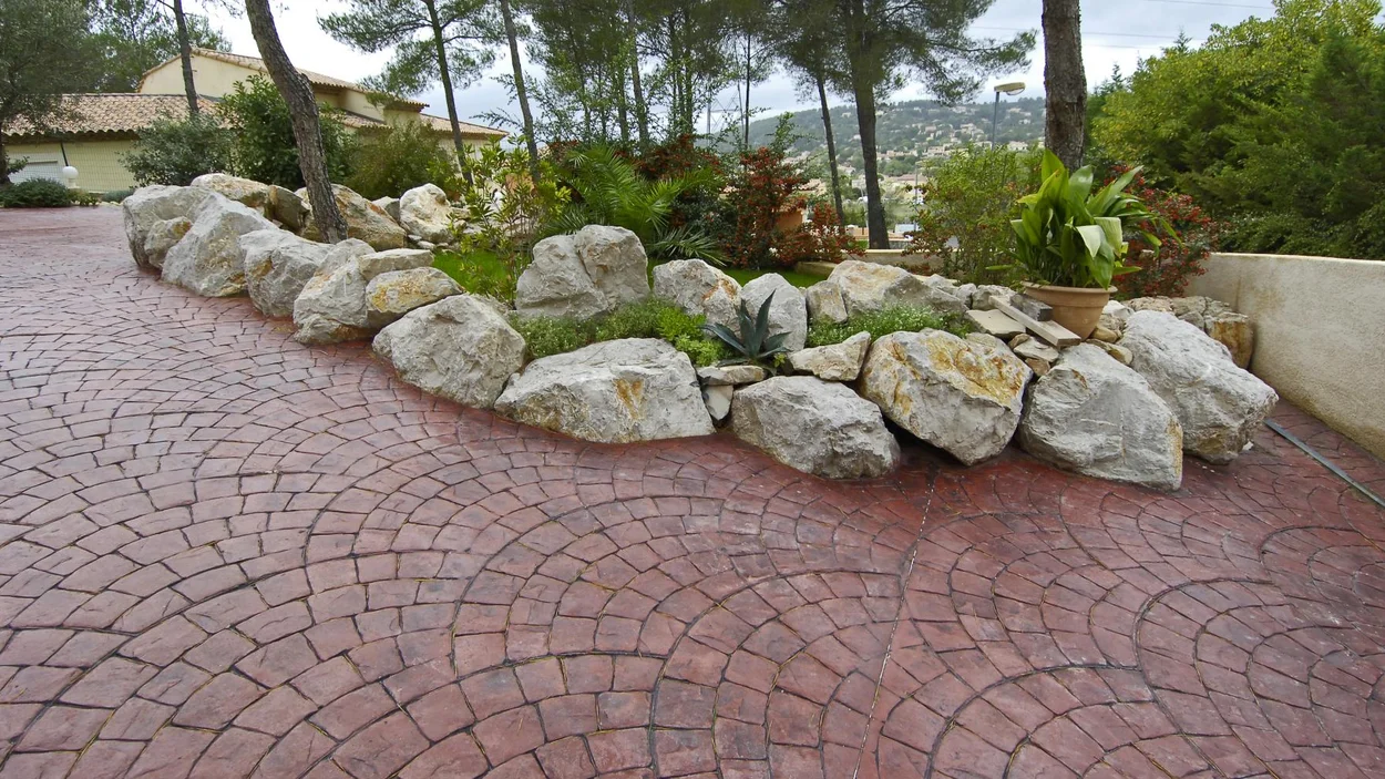 Holcim garden pathway with Printroc