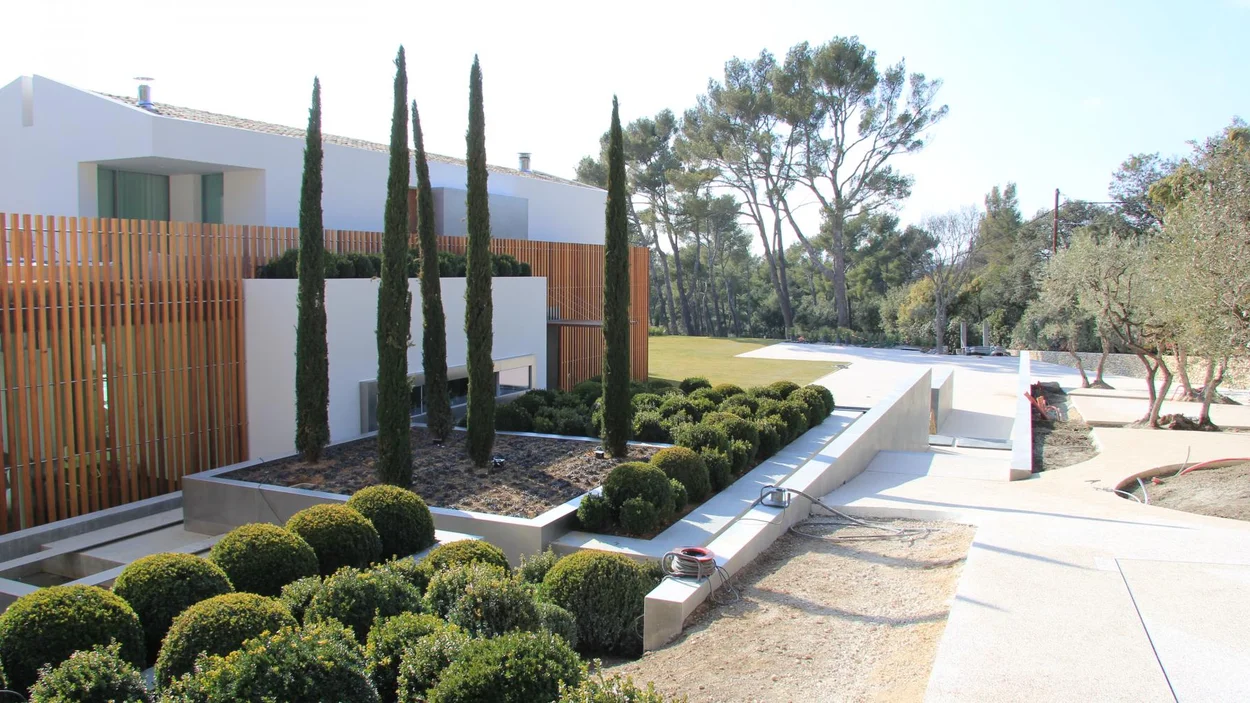 Holcim garden pathway