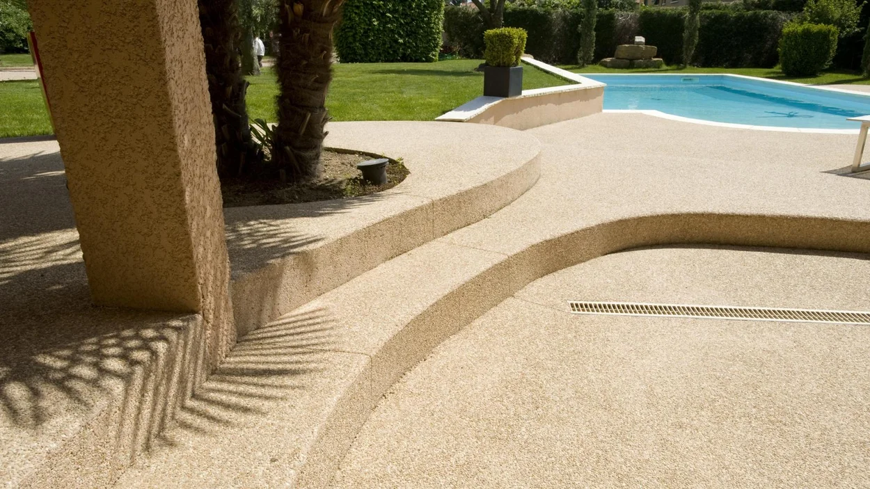 Holcim pool pathway