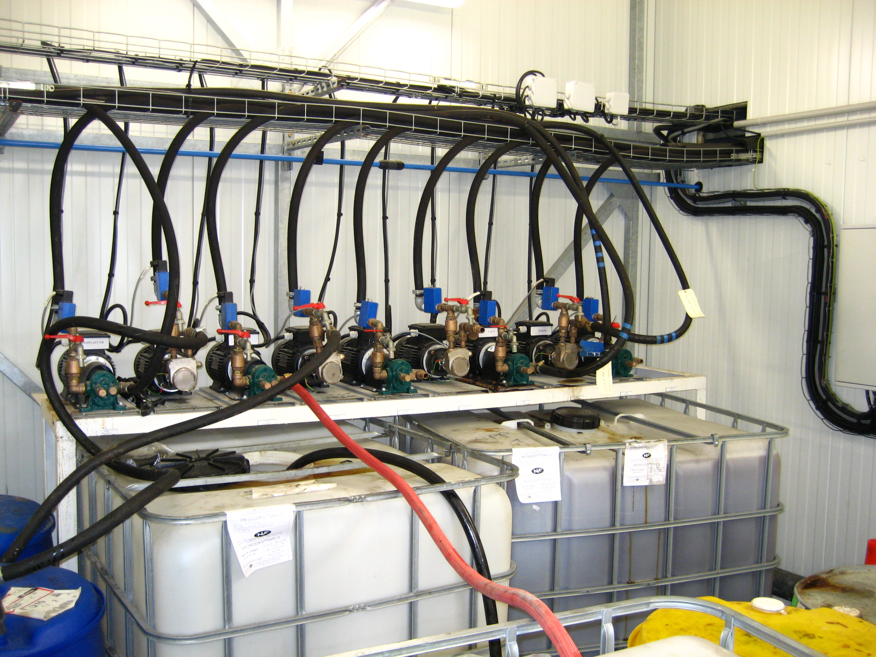Local à adjuvants d'une centrale à béton
